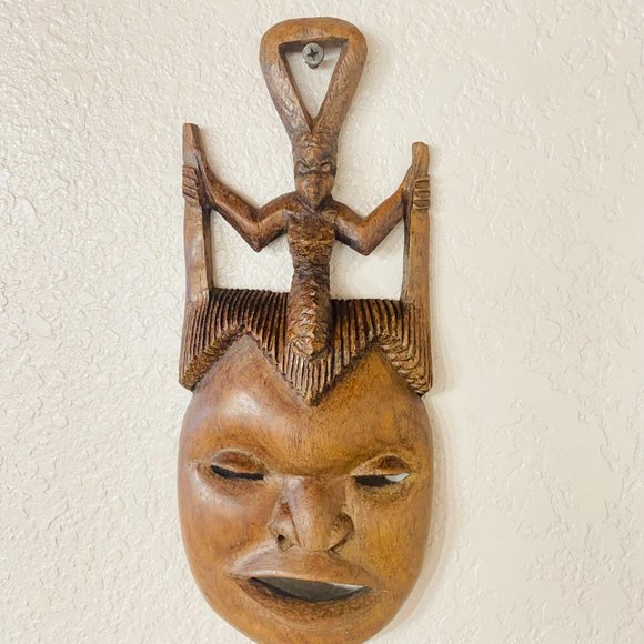 Authentic AFRICART Guro Mask with horns and Seated Divinity 10" Made in Malawi. - Picture 2 of 16